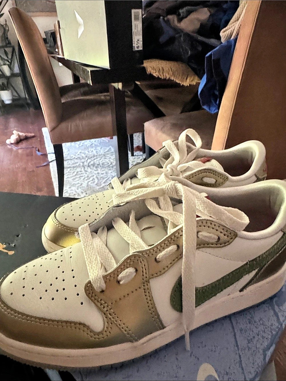 Nike Air Jordan 1 Low SE 'White Metallic Gold' Sneakers
